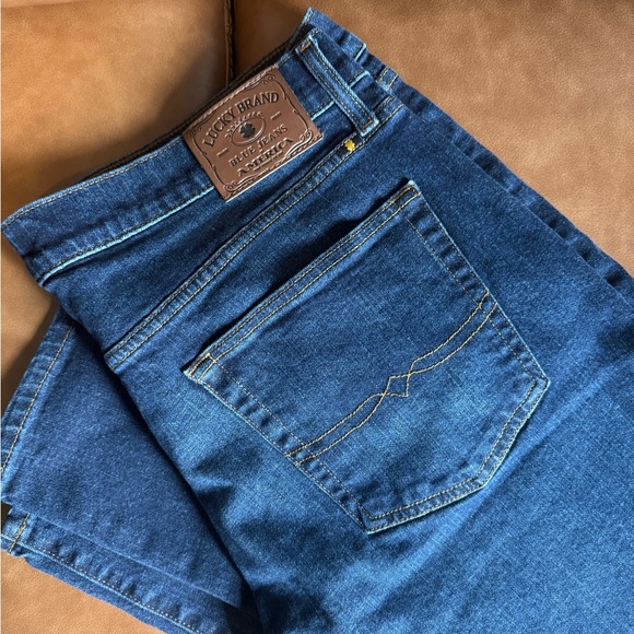 Lucky Brand Men's Classic Indigo Jeans - Picture 1 of 4
